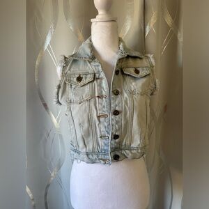 Vintage sleeveless denim jacket, soft blue size S. Costa Blanca